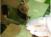 SK model Belt Polishing Machine usage1